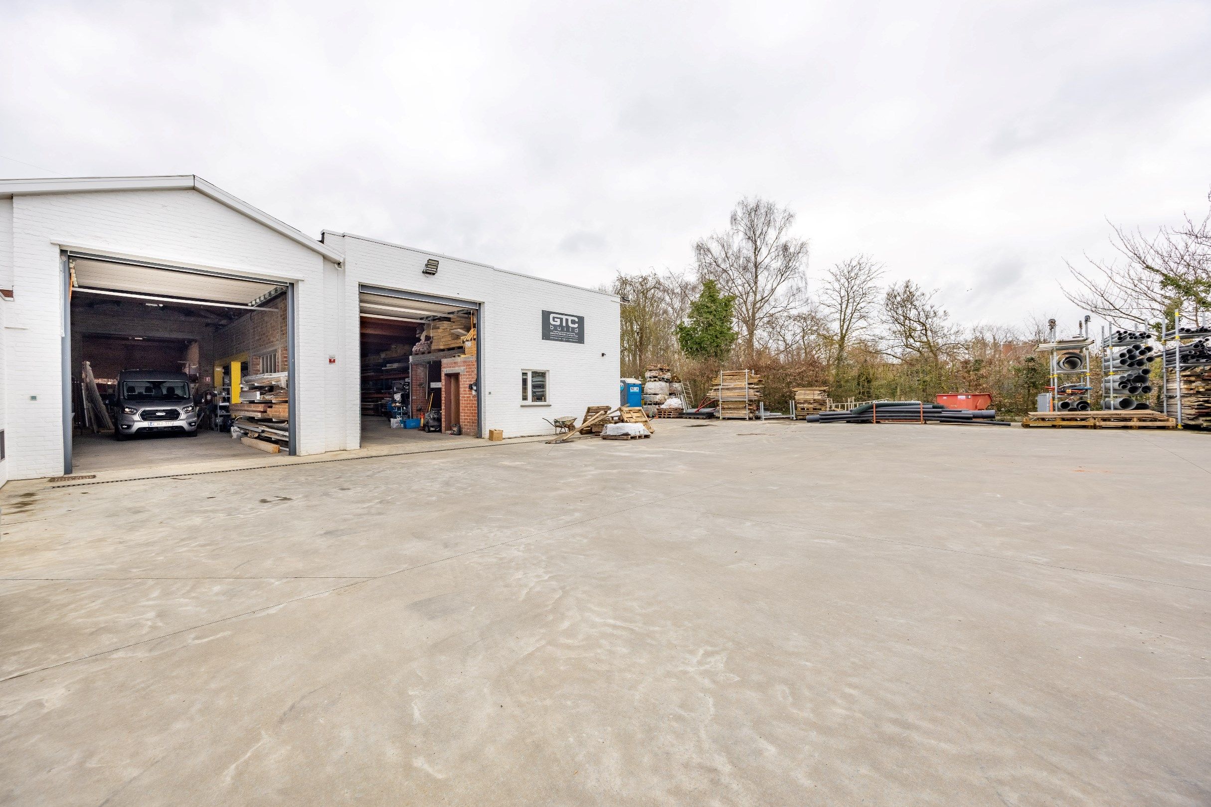 KMO GEBOUW OP 2890 M² foto 5