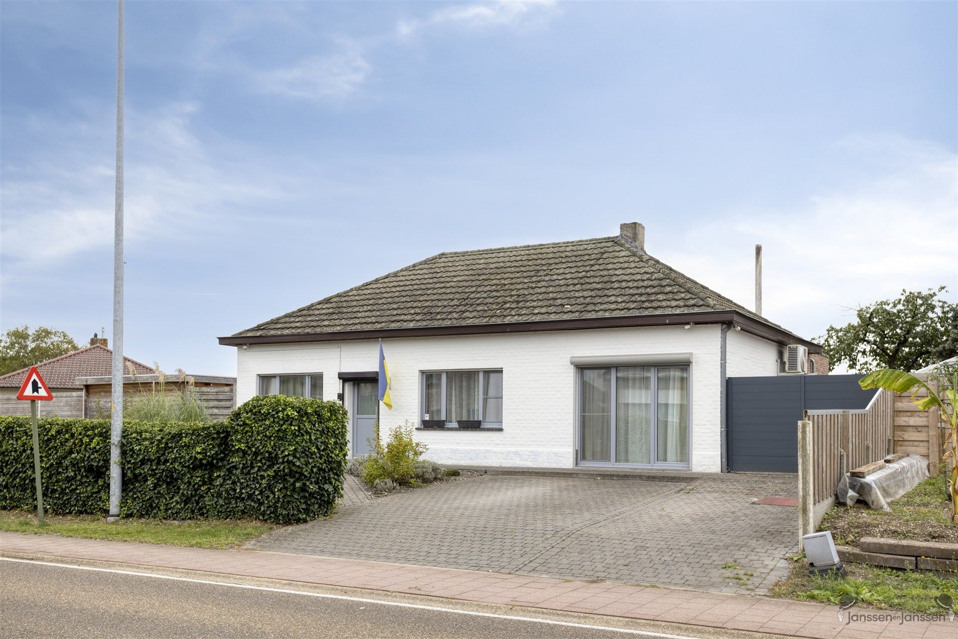Huis foto {{pictureIndex}}