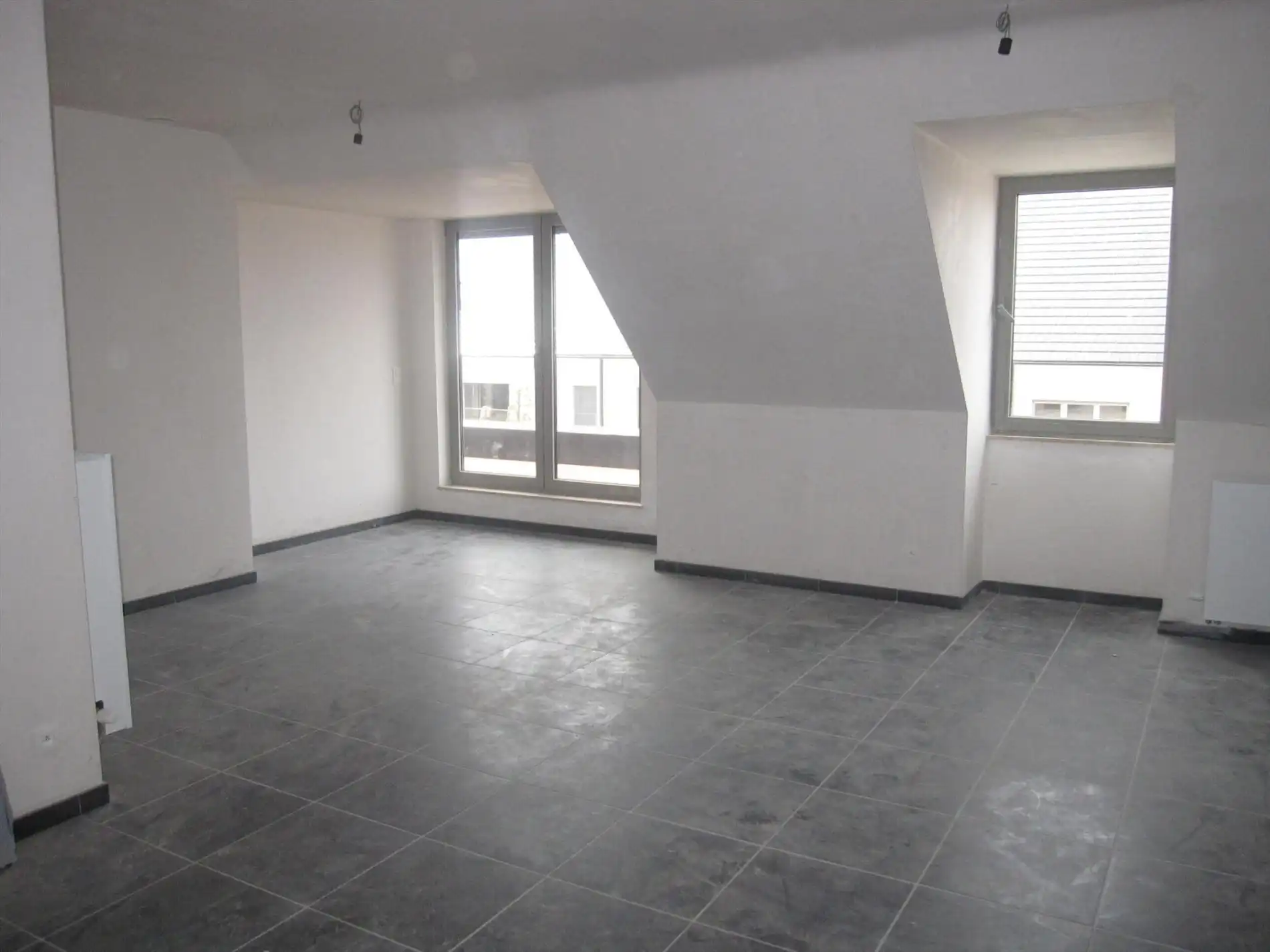 recent appartement met garage en kelderberging foto 5