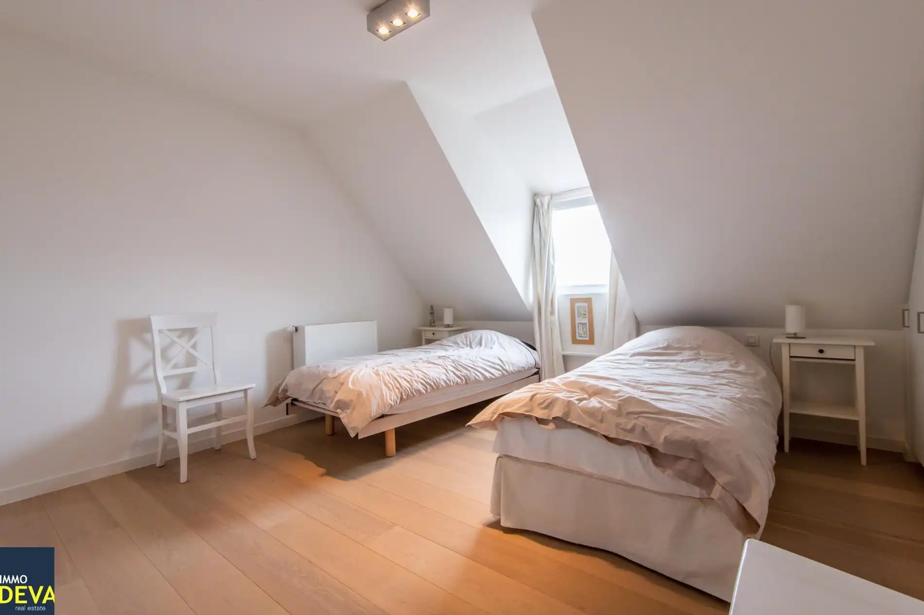 Zeer zonnig duplexdakapp. met prachtige terrassen,  gelegen op de Kustlaan vlakbij het Driehoeksplein. foto 15