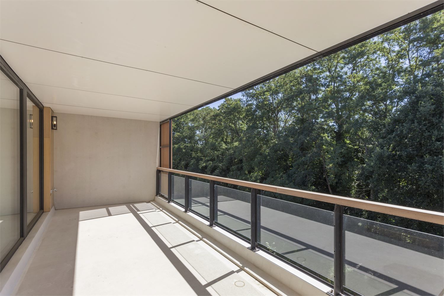 LUXUEUZE PENTHOUSE MET GARAGE TE DIEST! foto 15
