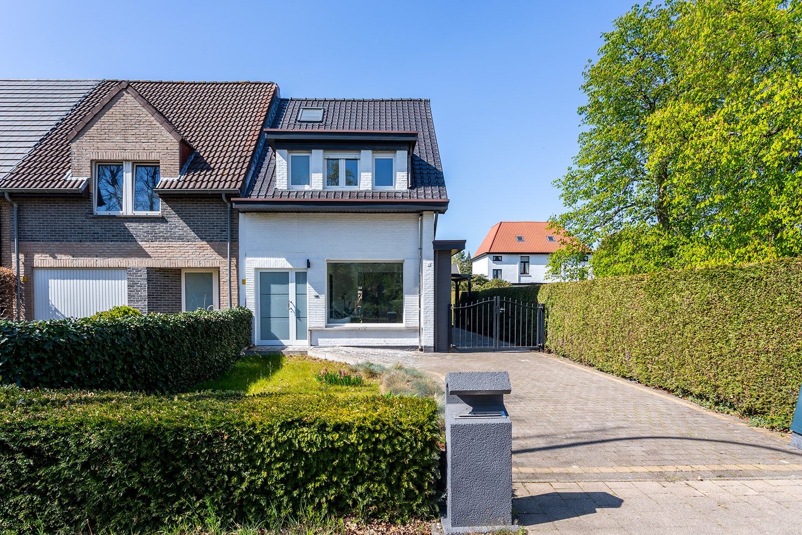 Nét gerenoveerde woning met aangename tuin  foto {{pictureIndex}}
