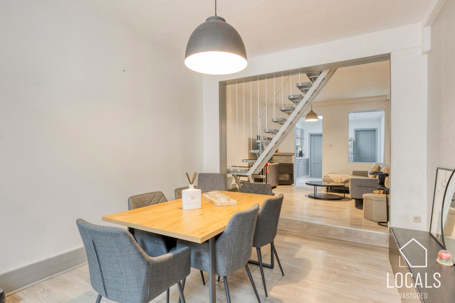 Gerenoveerde gezellige woning foto 2
