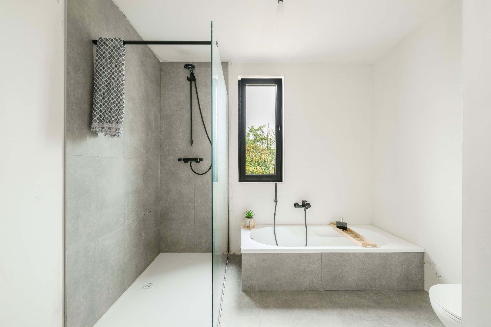 INSTAPKLARE ENERGIEZUINIGE NIEUWBOUWWONING OP 472 m² foto 16