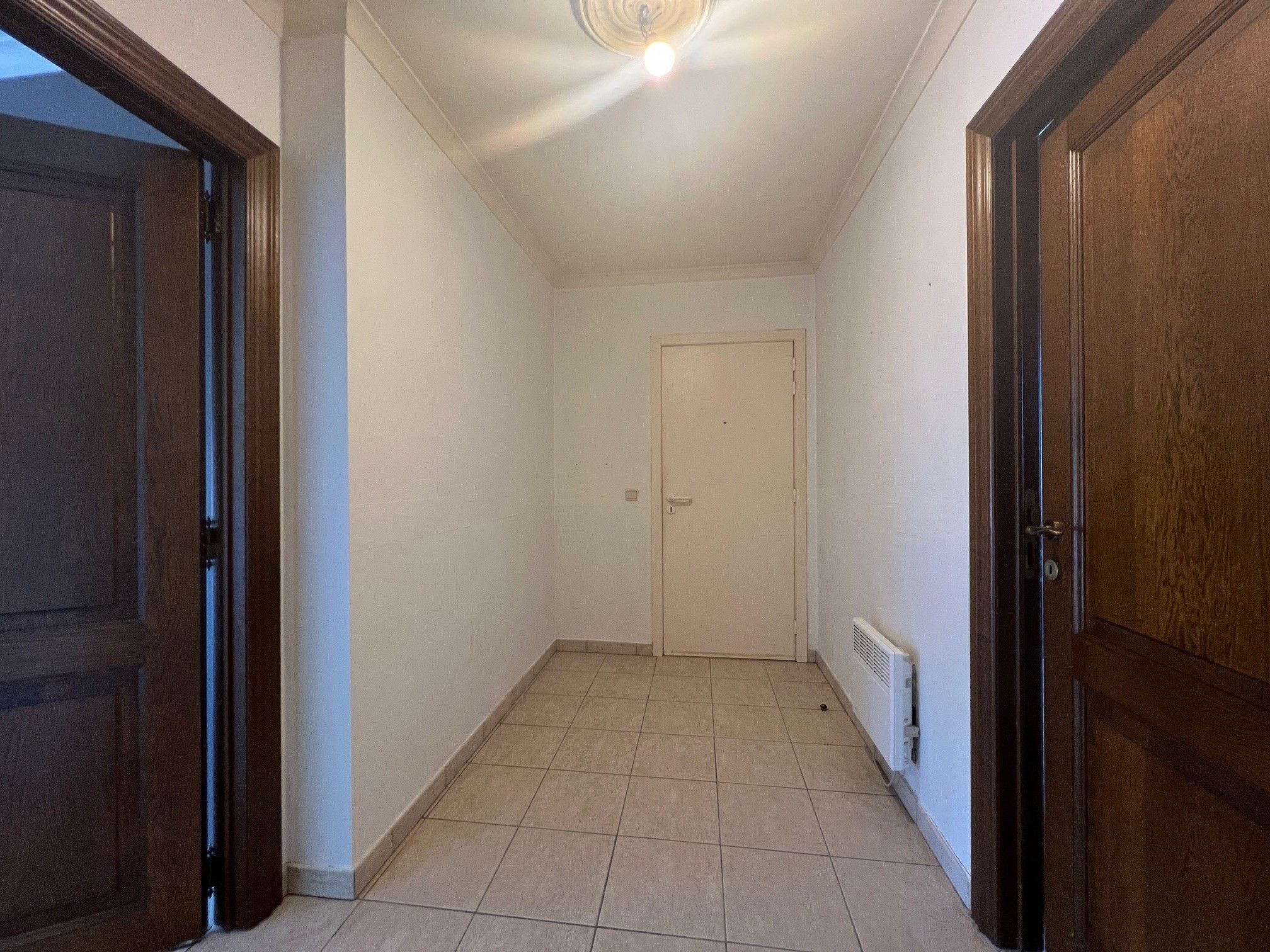 Instapklaar appartement met 2 slaapkamers in hartje Zwevezele foto 3