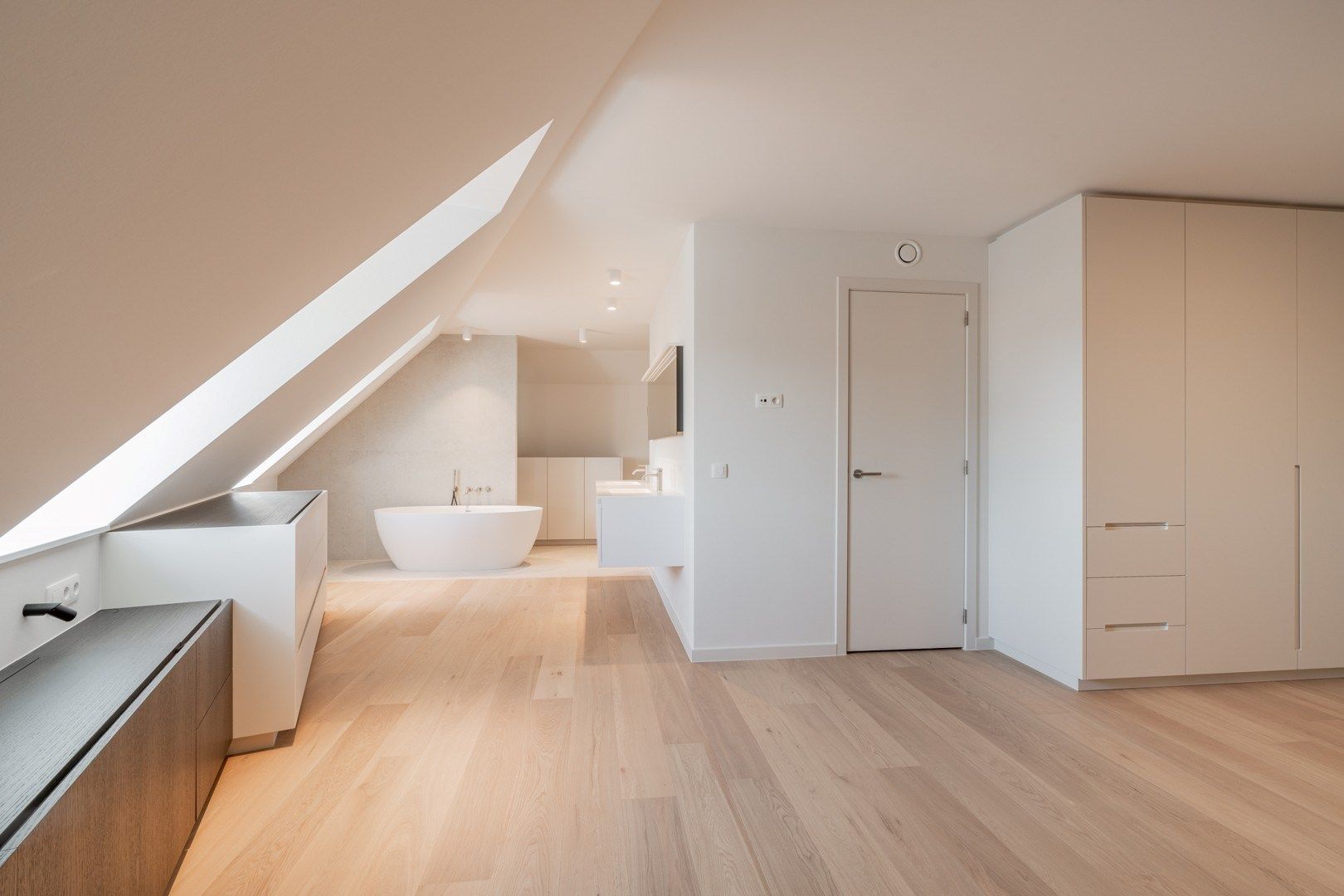 Luxe penthouse te duinenwater met zuid georiënteerd terras nabij het meer foto 18