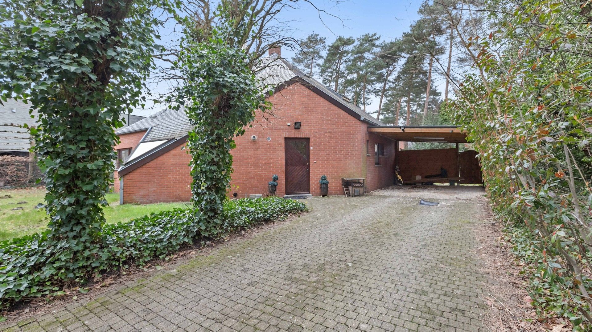 Vrijstaande woning te Molenblook (Genk) op een perceel van 9a33ca! foto 3