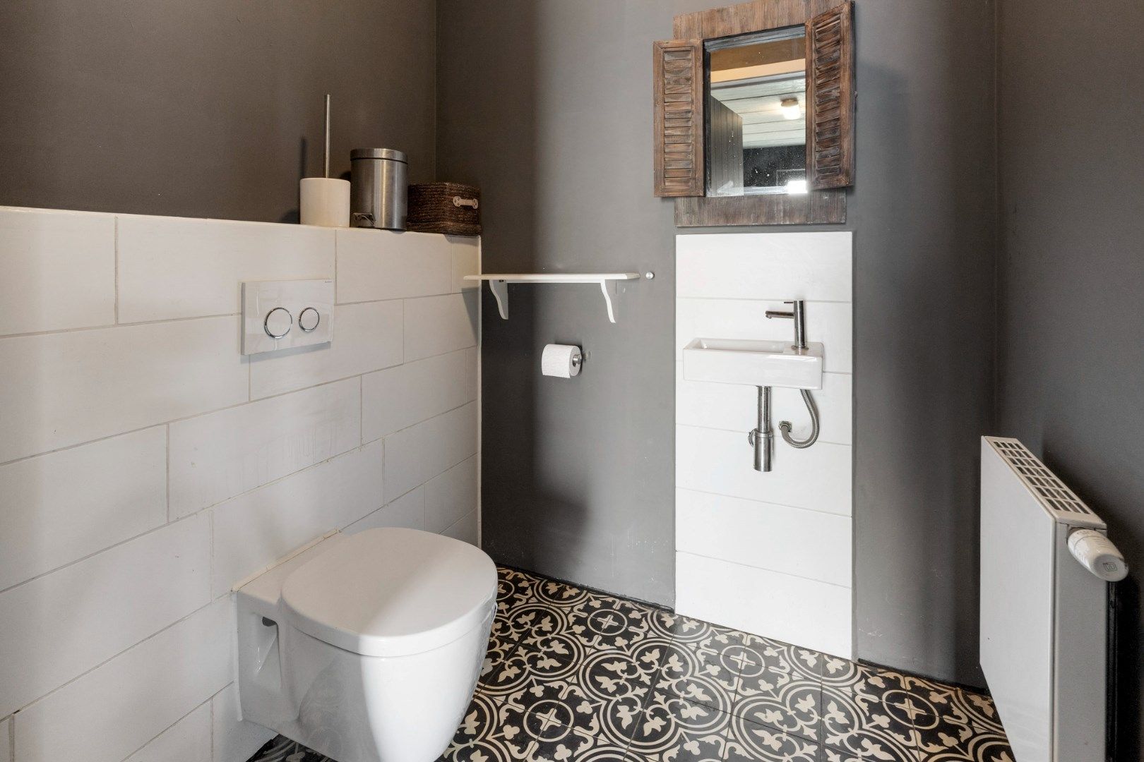 Recente, halfvrijstaande gezinswoning in een moderne bouwstijl op een perceel van 11a06ca! foto 10