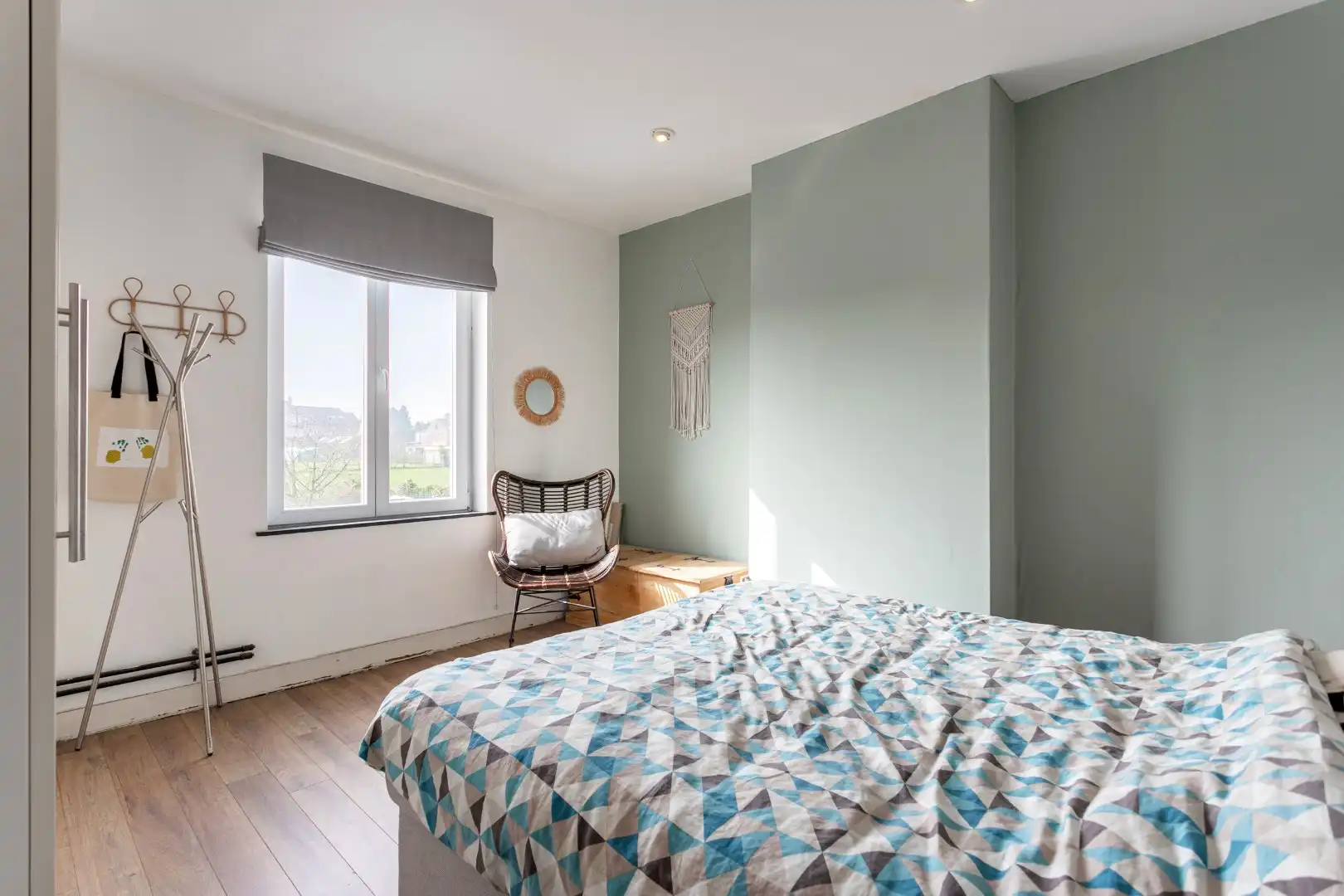 Instapklare woning met 4 slaapkamers en tuin te Huizingen foto 19