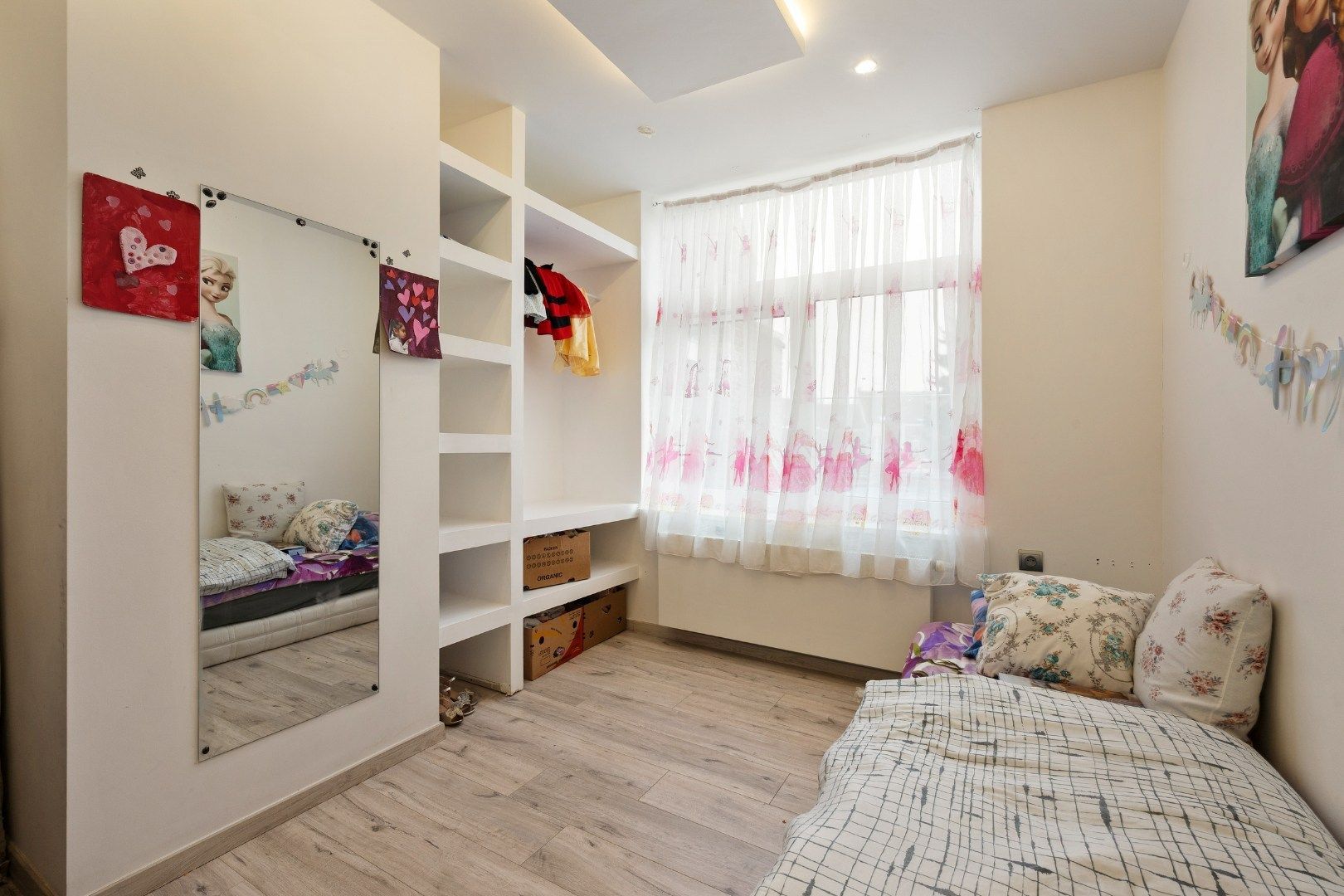 Gerenoveerde, energiezuinige woning met 4 slaapkamers, 2 badkamers en stadstuin in Menen foto 12