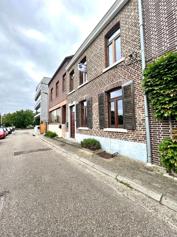 Gezellige, karaktervolle woning met 3 slaapkamers en 2 badkamers in Smeermaas, Lanaken! foto 3