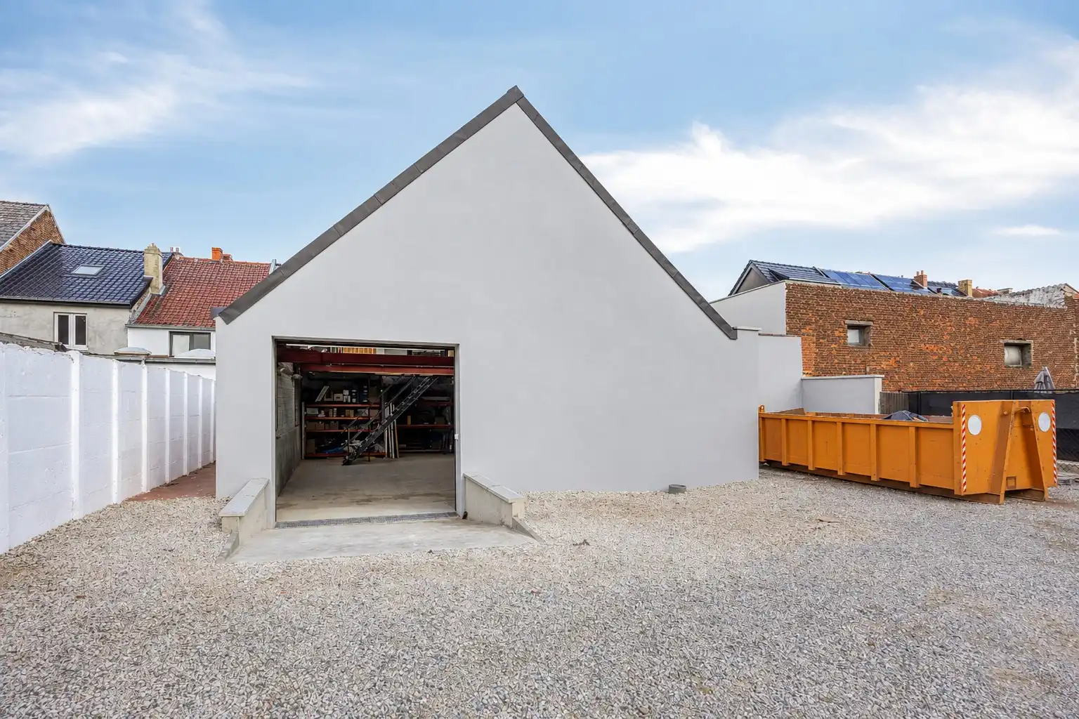 Vernieuwde loods en vergunde bouwgrond voor halfopen bebouwing te Lembeek foto 4