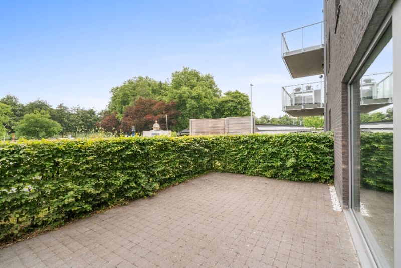 Instapklaar gelijkvloers appartement in het hart van Lokeren! foto 2
