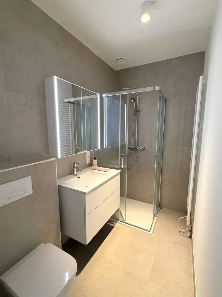 Hoogwaardig afgewerkt nieuwbouwappartement met 2 slaapkamers + kelderberging en staanplaats foto 10