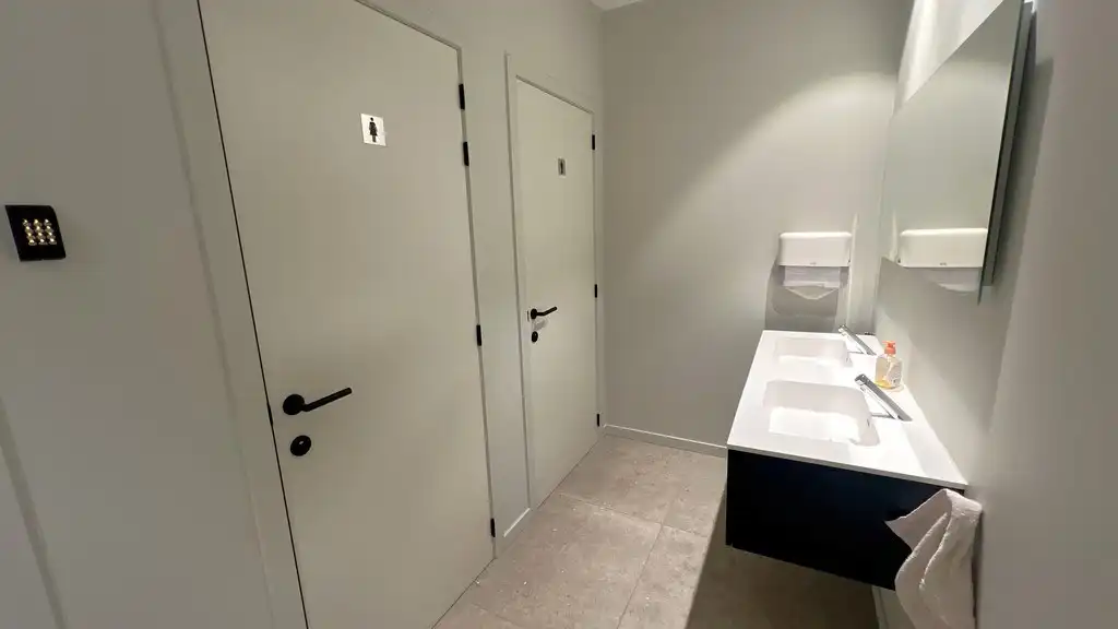 High-end bedrijfspand te huur op bedrijventerrein E17/4 in Lokeren foto 16