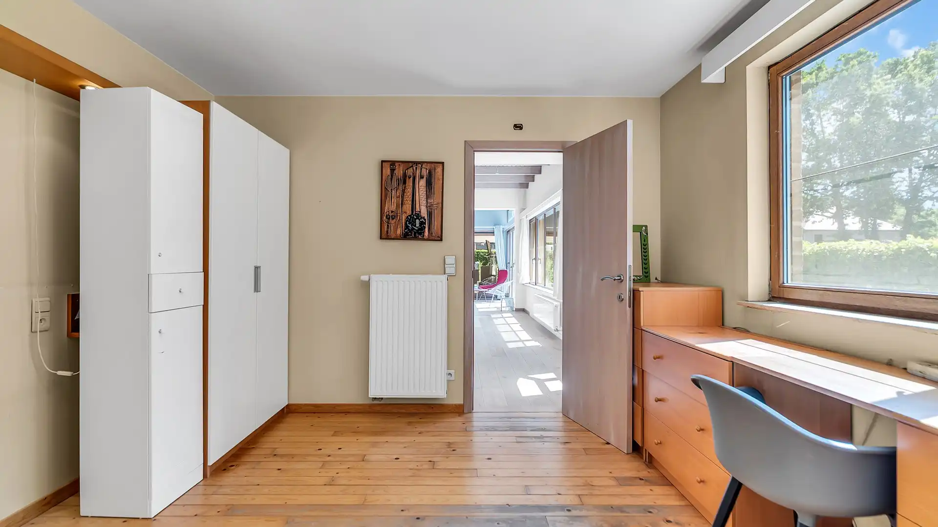 Ruime en instapklare woning met zwembad in Genk (Bret) foto 22