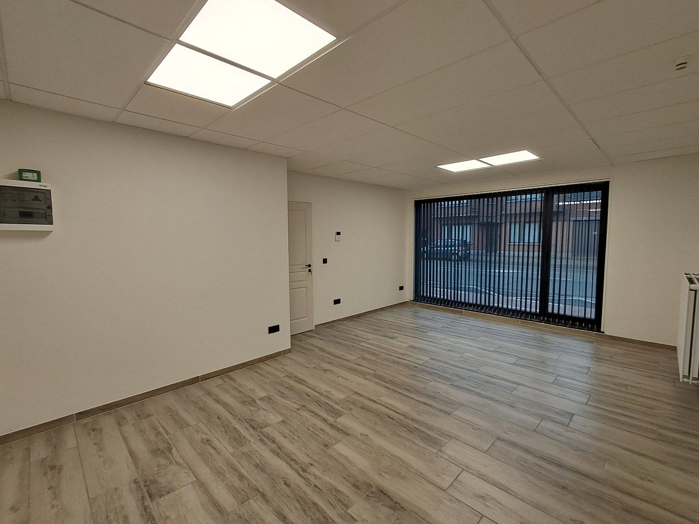 Instapklare polyvalente ruimte te Sijsele! foto 5