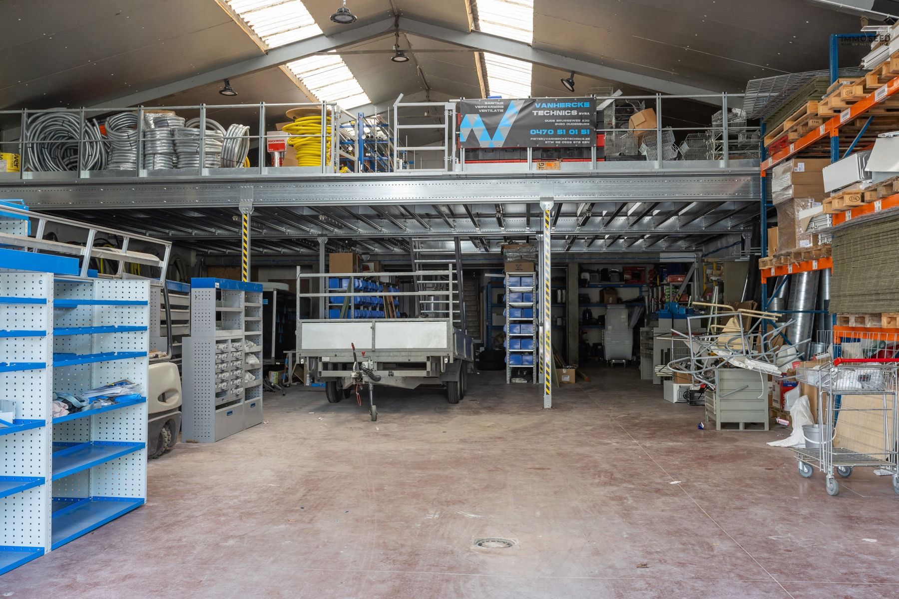 Multifunctioneel pand met ruime loods foto 11