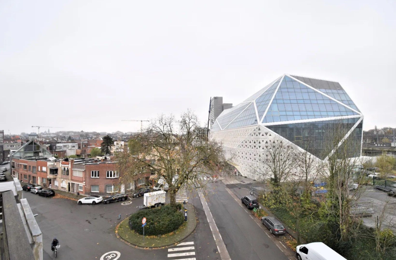 Leuk penthouse appartement met groot terras aan het station foto 10