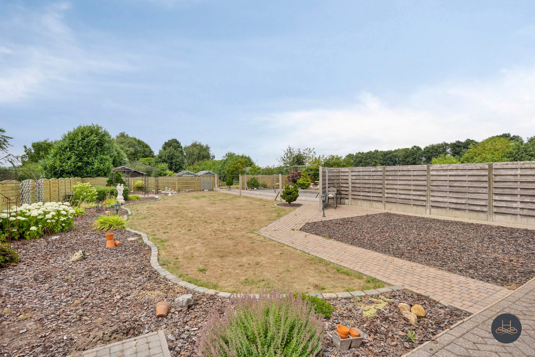 Uitstekend onderhouden woning met prachttuin op toplocatie foto 4