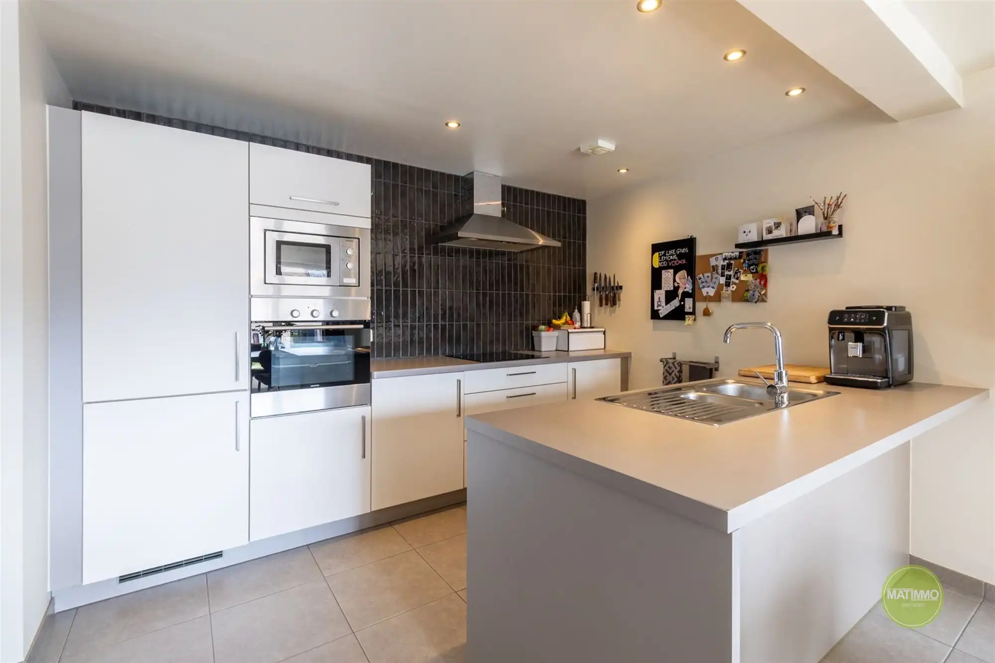 Instapklaar gerenoveerd appartement met ruim terras in Balen foto 5