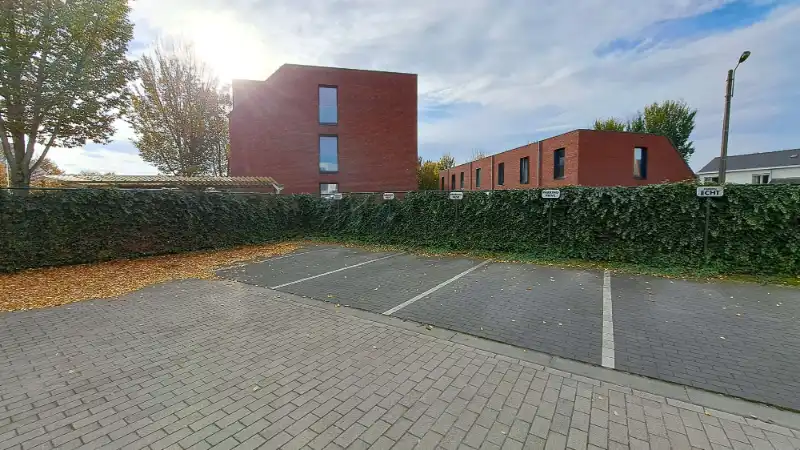 AUTOSTANDPLAATS te koop in de Wittemolenstraat in Sint-Michiels Brugge foto {{pictureIndex}}