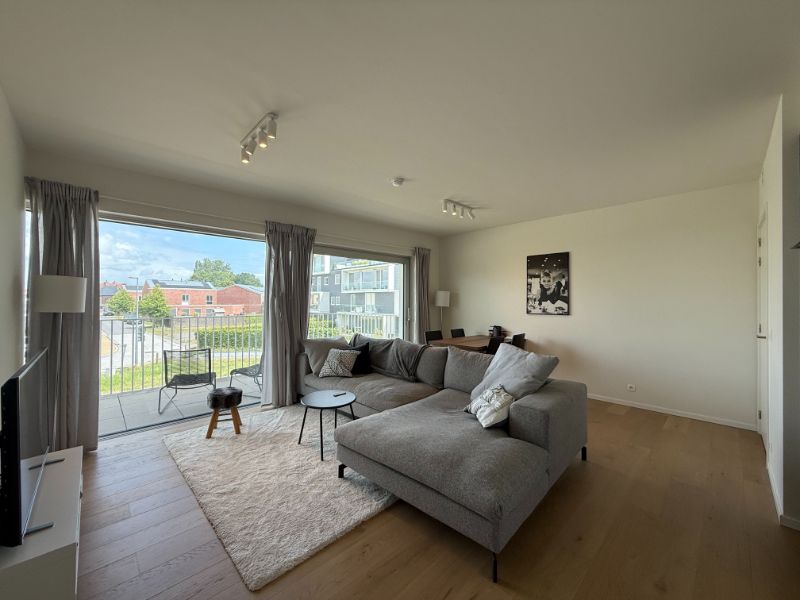 Modern en rustig gelegen appartement met mooi terras foto 2