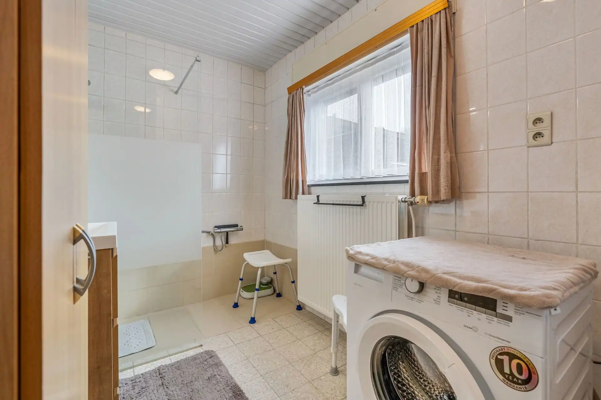 Vrijstaande eengezinswoning met bijhorende gronden foto 23