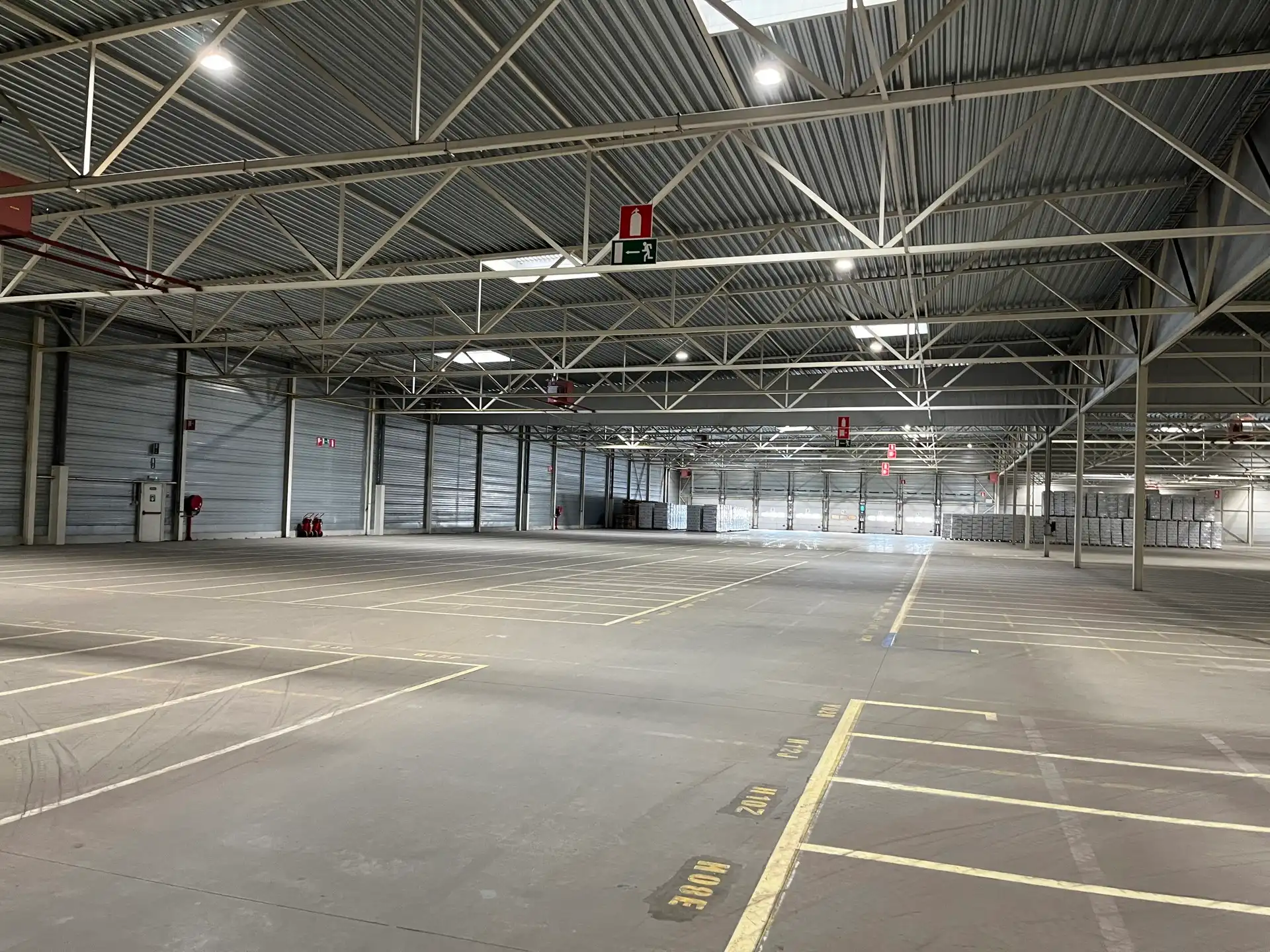 Uniek logistiek bedrijfsgebouw te huur 6.270m² foto 4