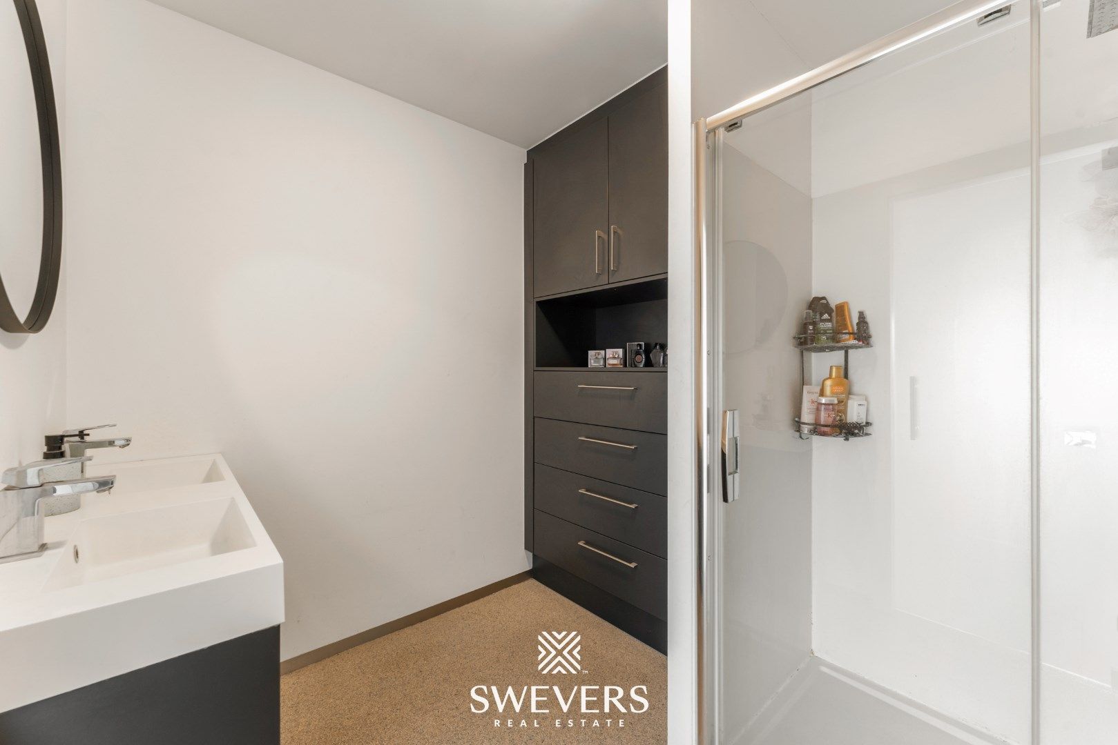 Instapklaar appartement met groot terras in hartje Tongeren foto 8