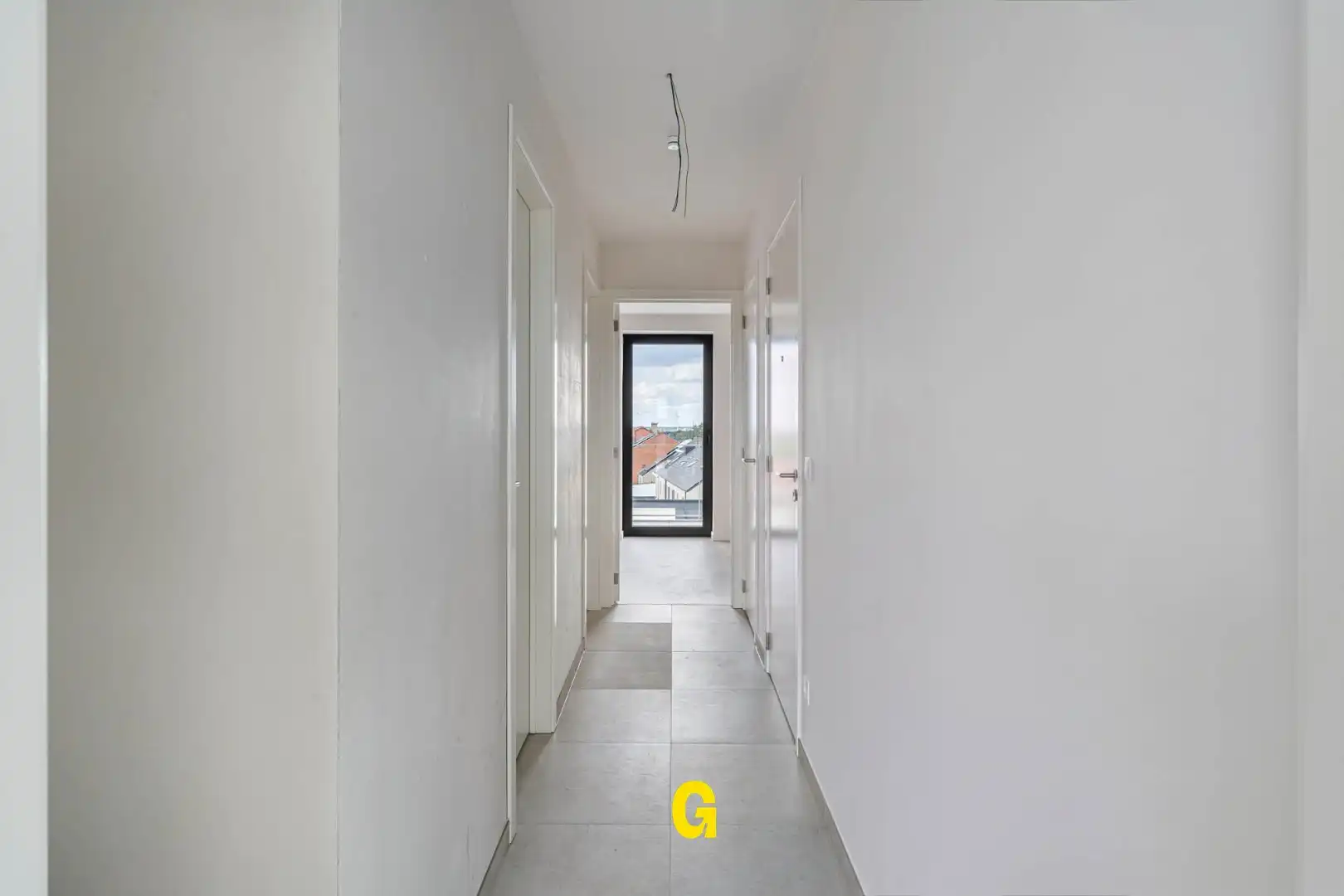 Knap nieuwbouwappartement op de hoogste verdieping in residentie Bella Vista, met twee terrassen en prachtige zichten, inclusief 2 standplaatsen, vlak bij het c foto 11