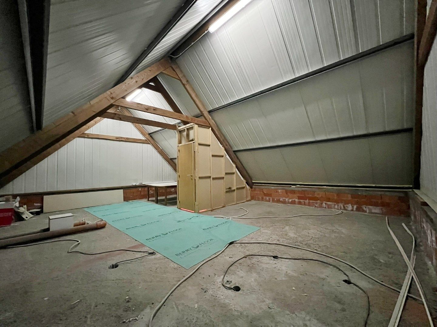 Instapklare woning met garage en ruime koer/tuin op centrale ligging te Ieper foto 16