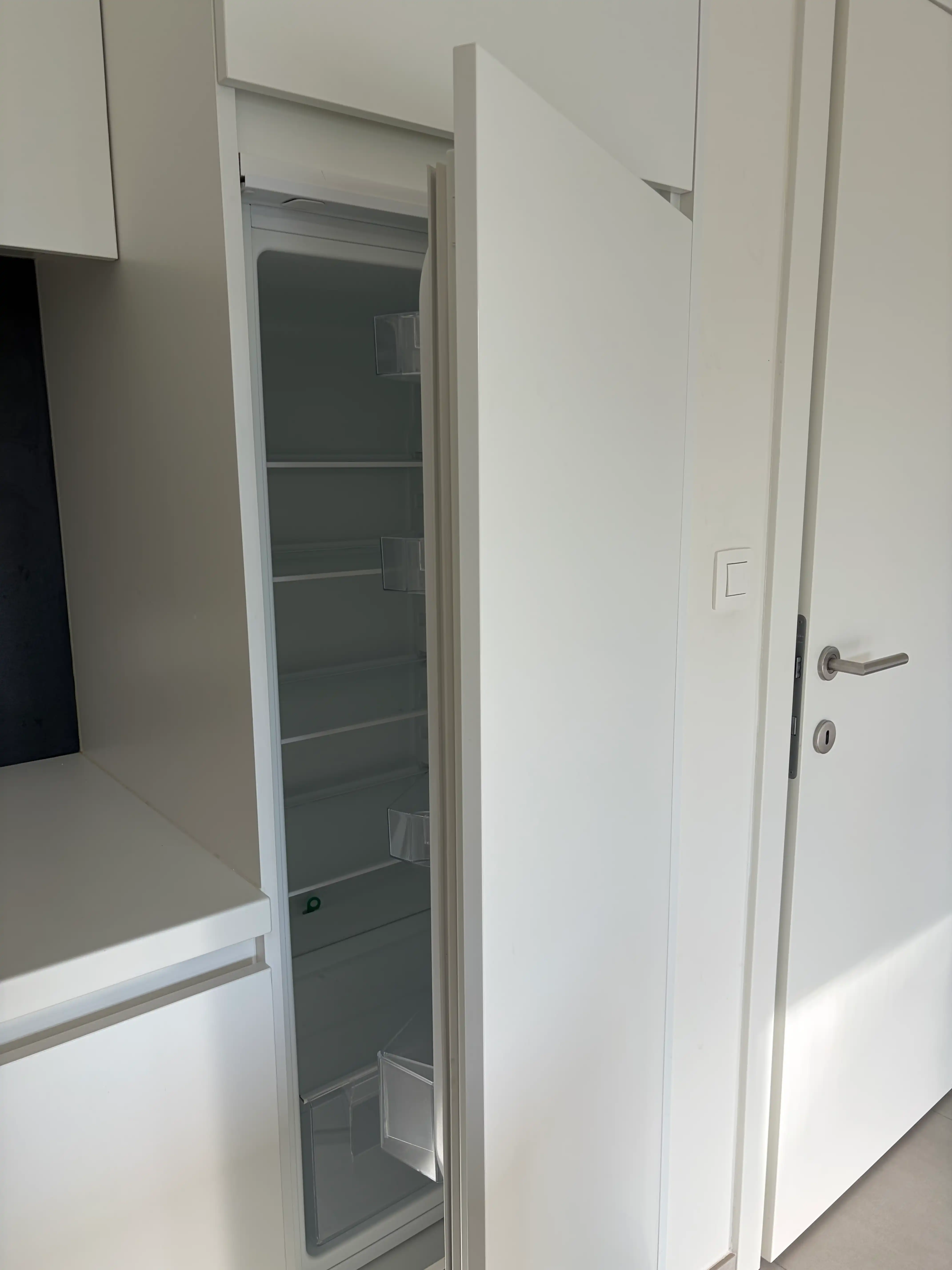 Ruim en lichtrijk 2-slaapkamerappartement met terras, extra brede staanplaats en berging! foto 10