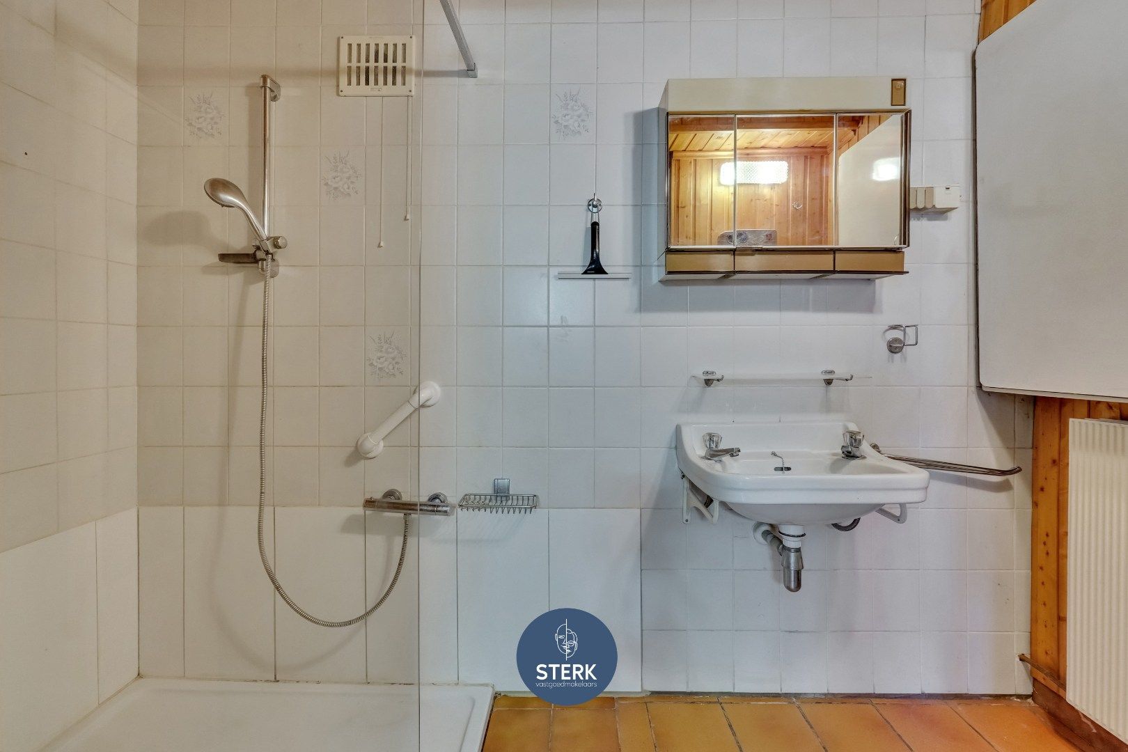 OP TE KNAPPEN GEZINSWONING AAN DE MAAS TE UIKHOVEN !  foto 13