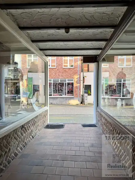2 Appartementen + 4 winkels foto 28