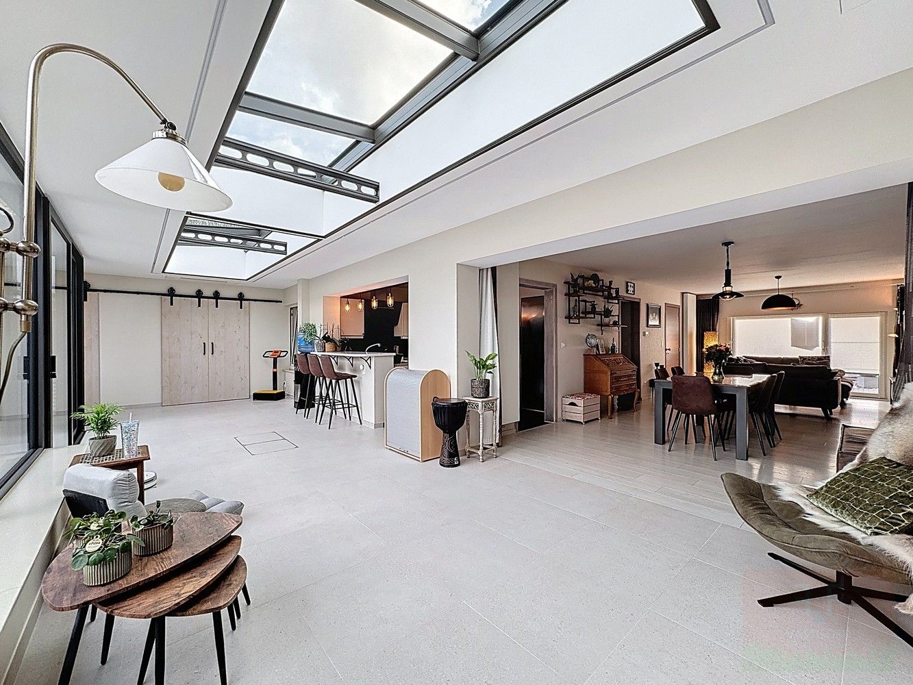 Instapklare, eigentijdse en energiezuinige bungalow met 3 slaapkamers, tuin en inpandige garage foto 4