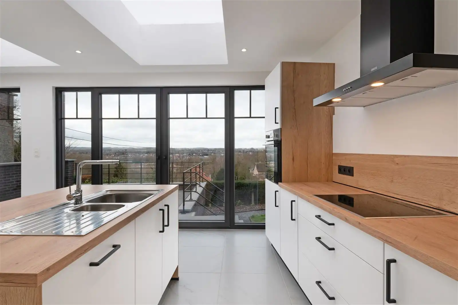 Instapklare volledig vernieuwde gezinswoning met tuin op 4are60 foto 9