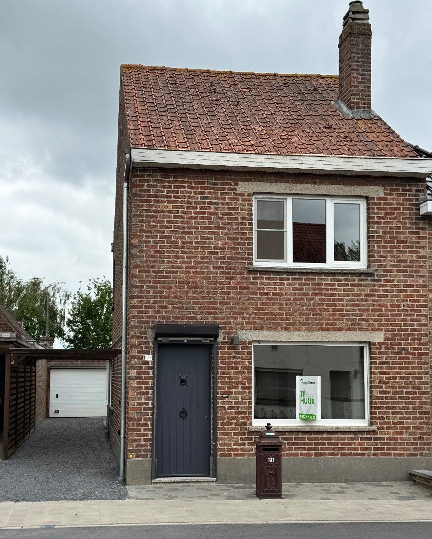 Woning met 2 slaapkamers en garage te Koekelare  foto {{pictureIndex}}