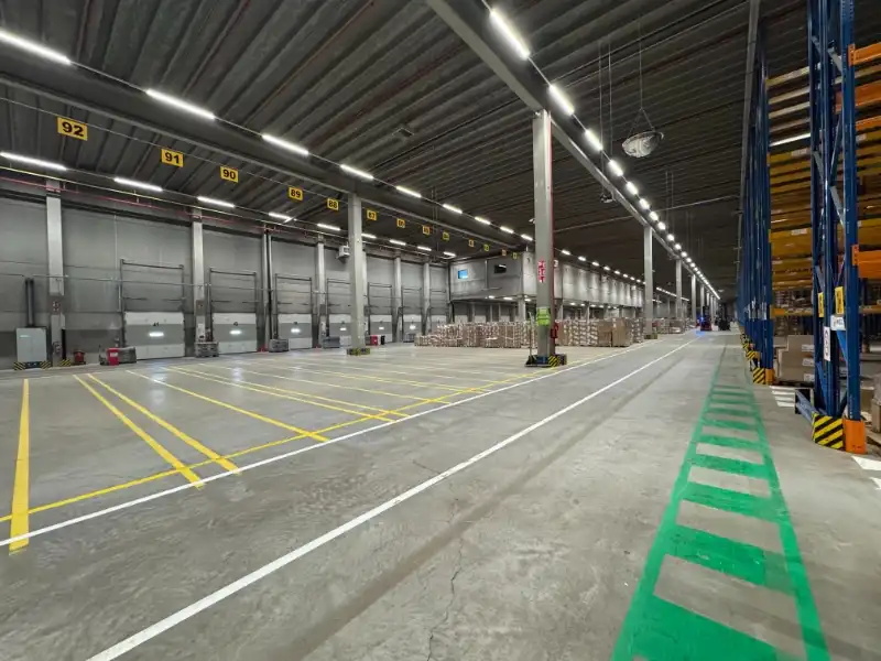 Magazijn te huur foto 2