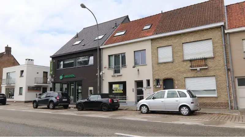 Instapklaar handelspand met 2 polyvalente ruimtes te huur in Loppem Zedelgem foto 13