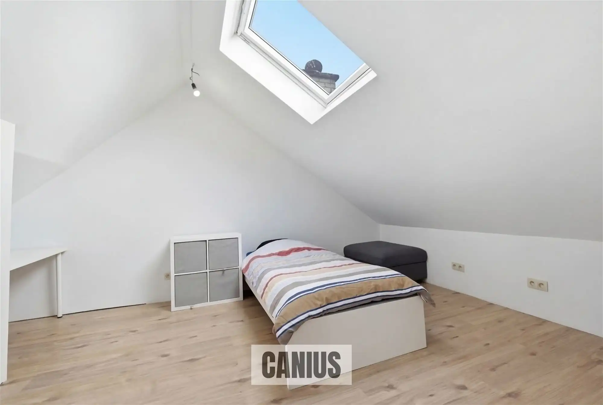 GERENOVEERDE OPEN BEBOUWING MET VIER SLAAPKAMERS foto 23
