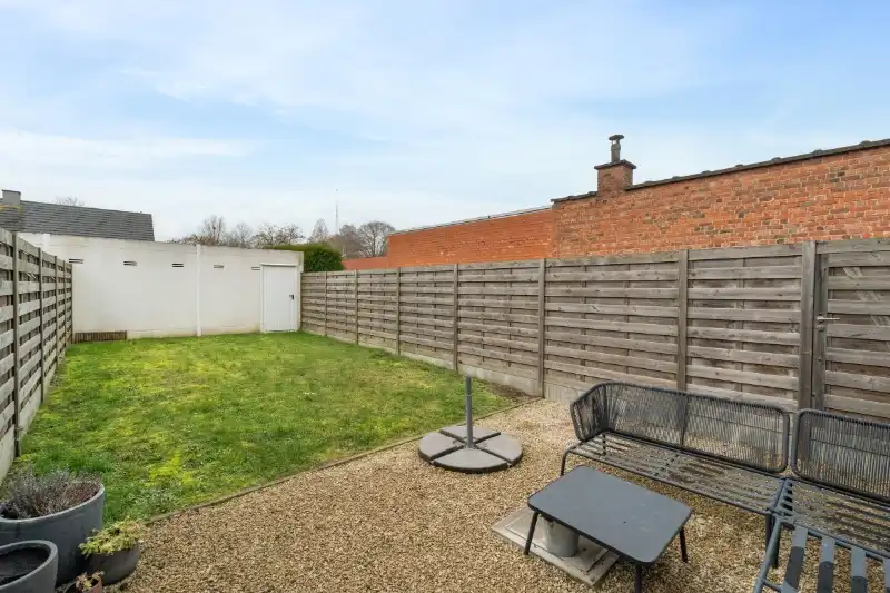 Recente halfopen woning met garage  te Heule foto 13