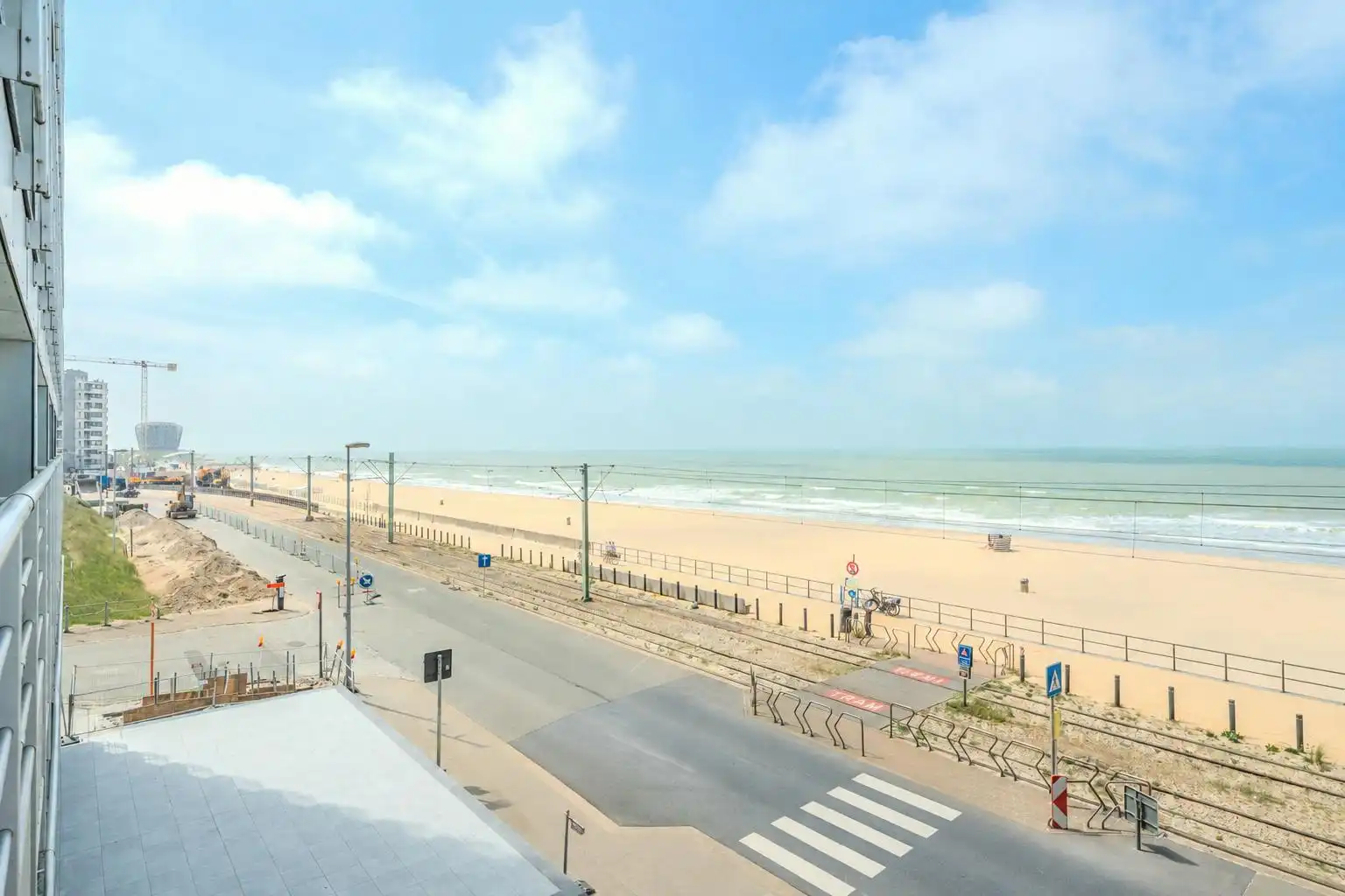 Ruime studio met prachtig frontaal zeezicht te Middelkerke ! foto 6