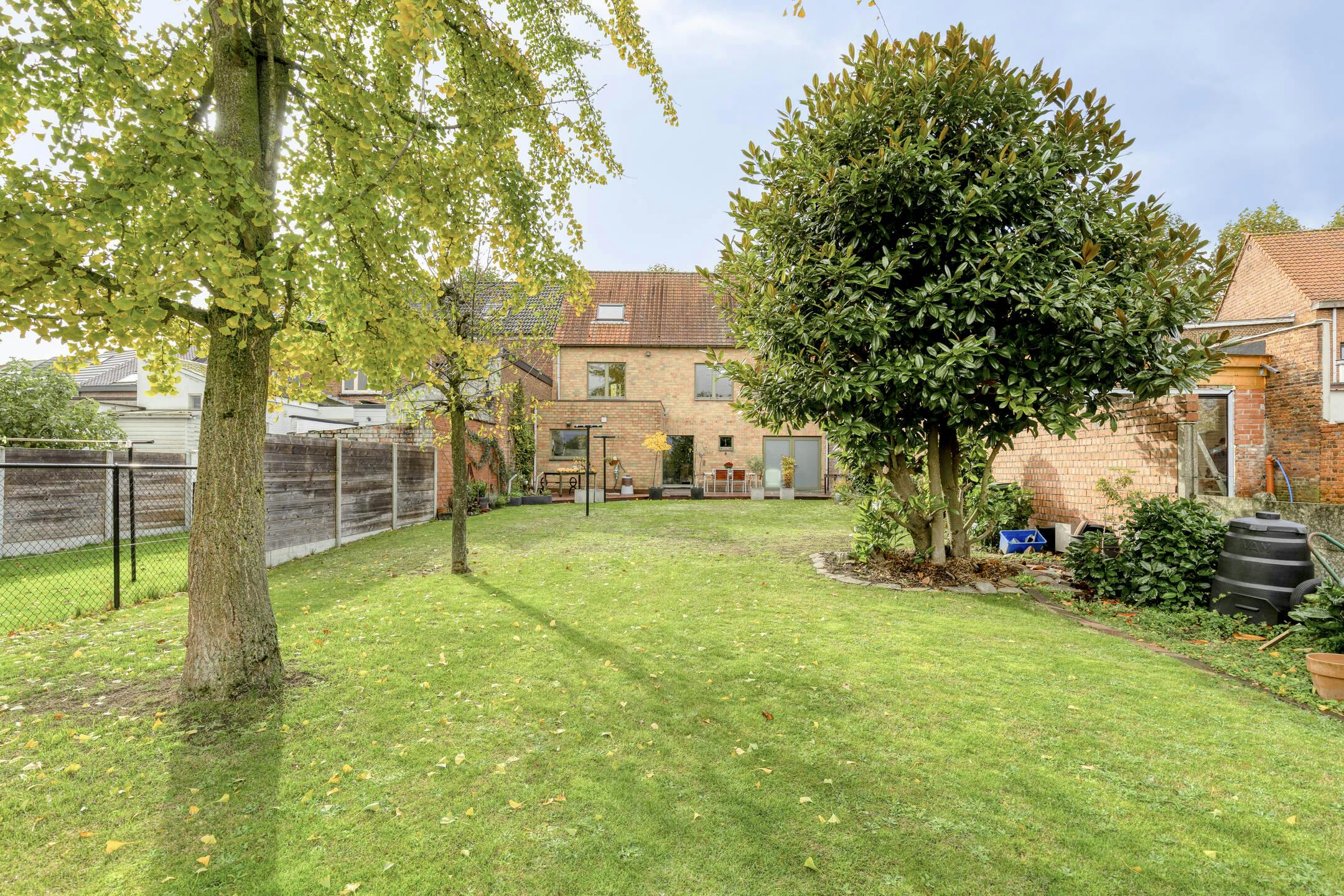 Ruim huis met 5/6 slaapkamers, garage en tuin in Boom foto 28