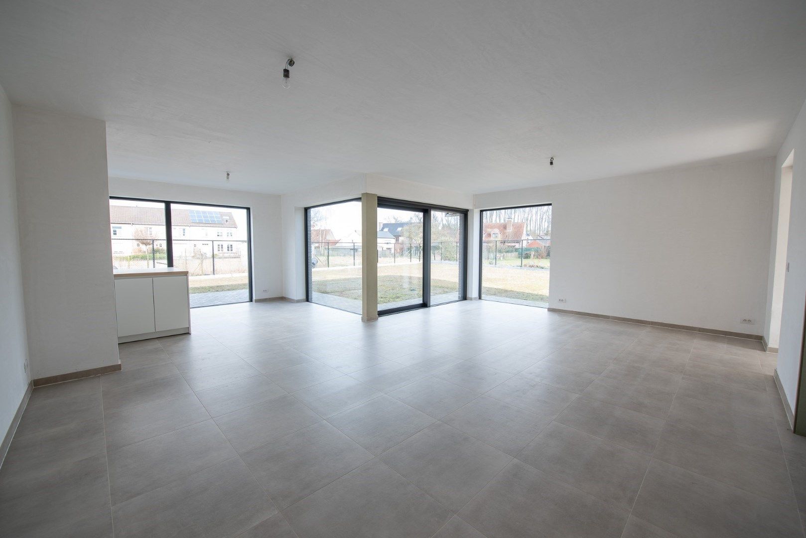 Knappe NIEUWBOUW woning met 3 slaapkamers en leuke tuin op topligging te koop te Olsene!  foto 6