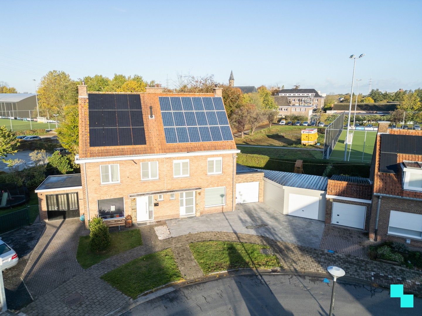 Instapklare HOB met dubbele garage nabij centrum Rumbeke foto 2