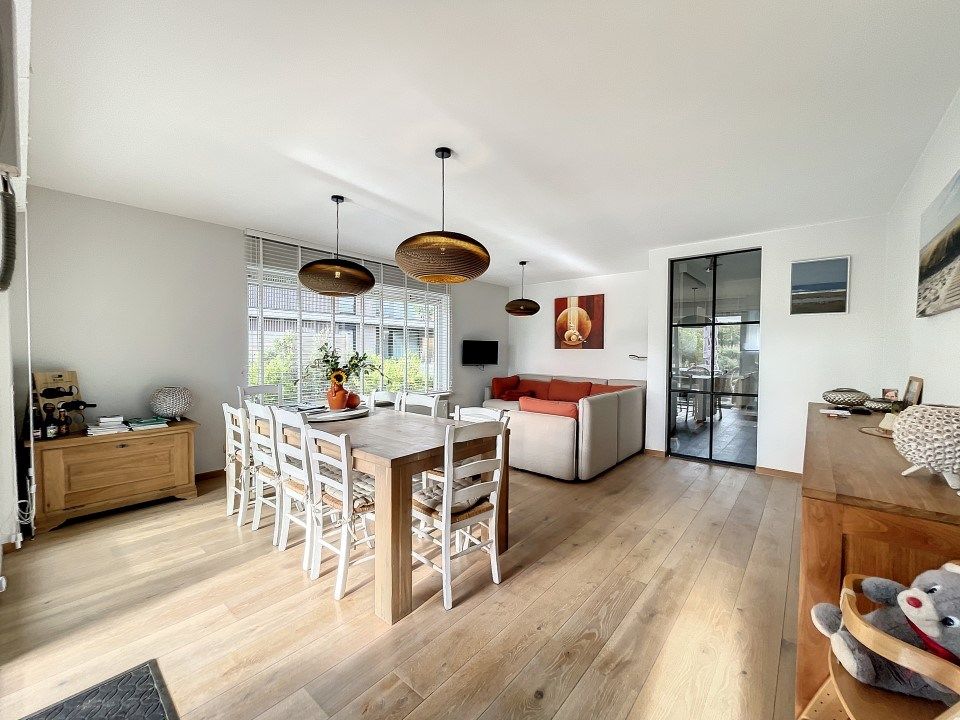 Rustig gelegen, gerenoveerd appartement met 2 terrassen vlakbij duinen en strand foto 2
