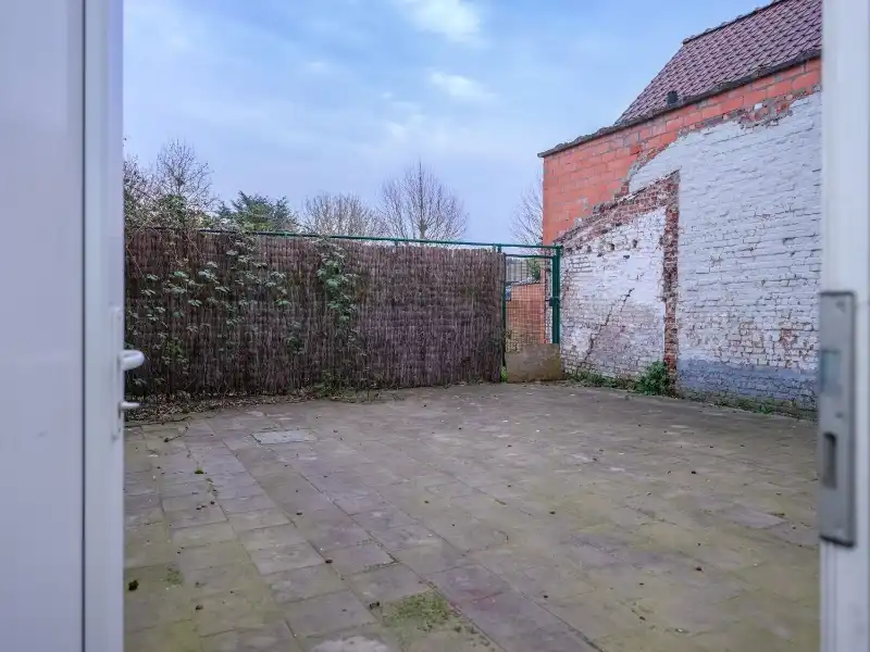 Woning vlak bij het station met tuin en achteruitgang foto 2