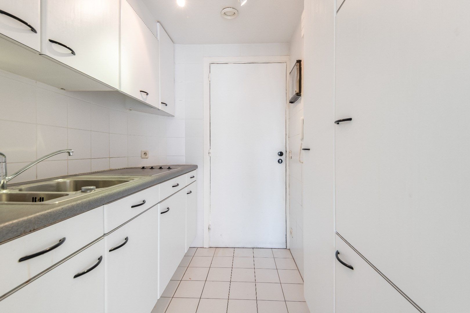 Te renoveren studio gelegen op de Kustlaan in het Zoute met open zicht op de villa's gelegen tussen het Albertplein en het Driehoeksplein op wandelafstand van d foto 4