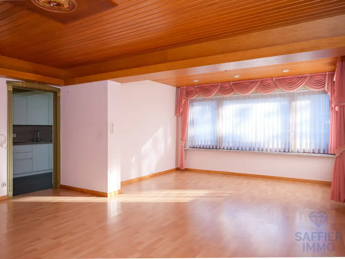 Ruim wonen in een rustige wijk in Deerlijk foto 7